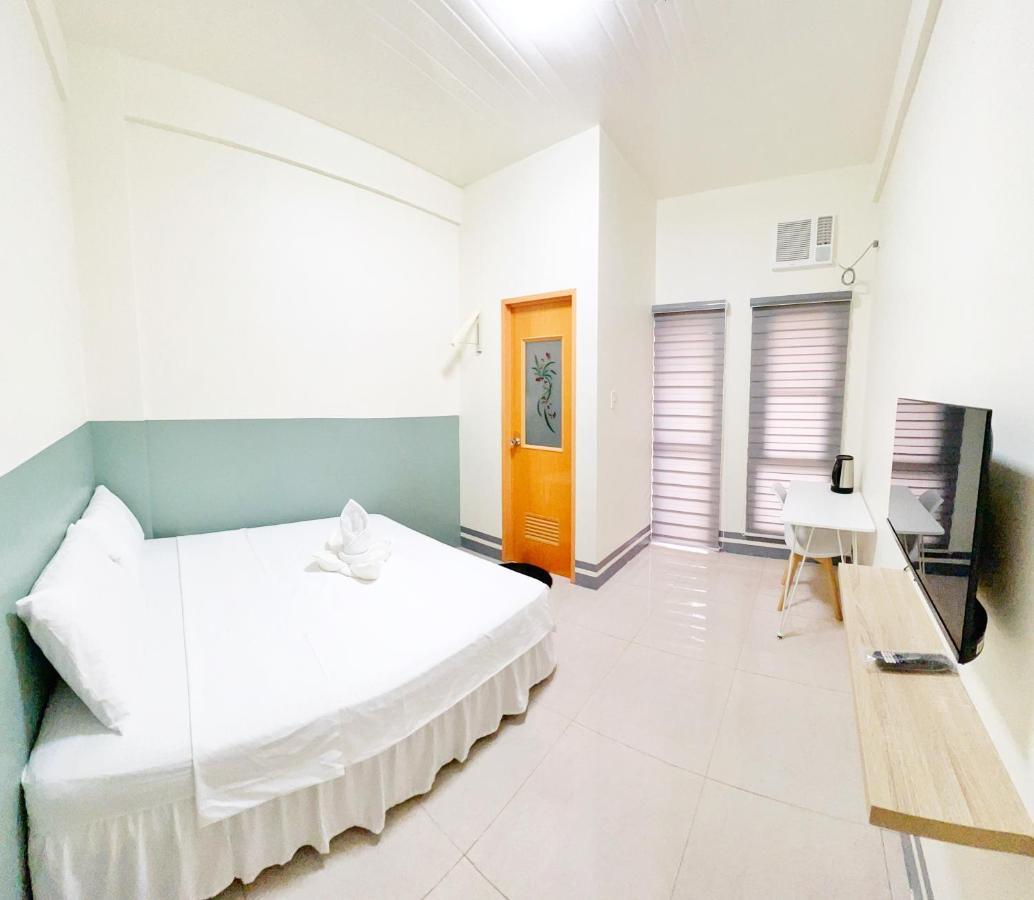 Verra Inn Tagaytay City Екстериор снимка