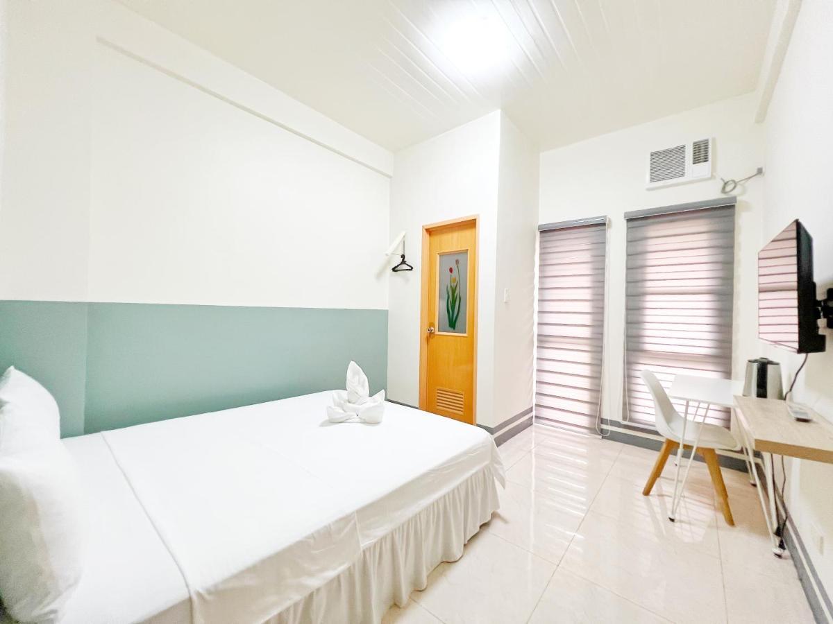 Verra Inn Tagaytay City Екстериор снимка