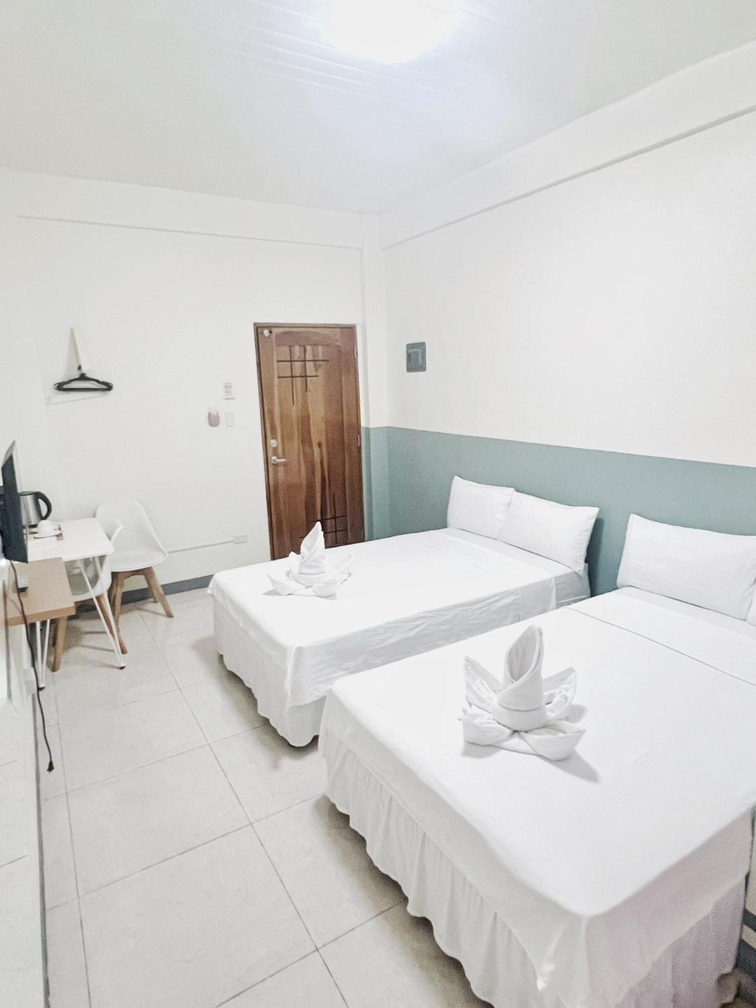 Verra Inn Tagaytay City Екстериор снимка